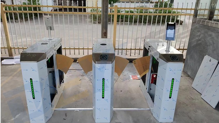 通過閘機(jī)需要注意事項(xiàng)